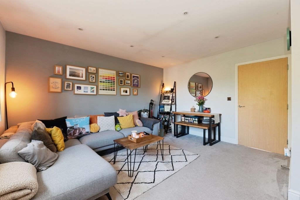 Property photo 2 of 13 Photo