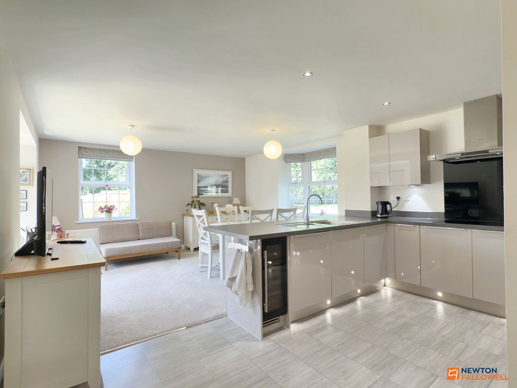 Property photo 2 of 54