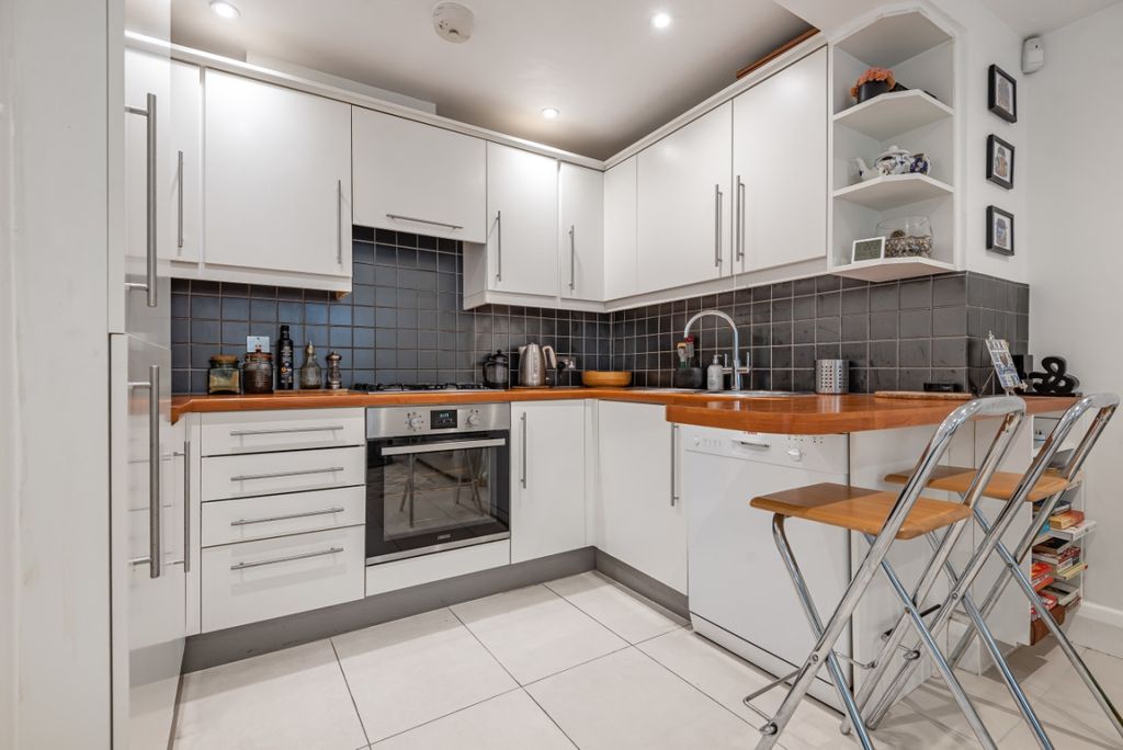 Property photo 3 of 7 781774 (3)