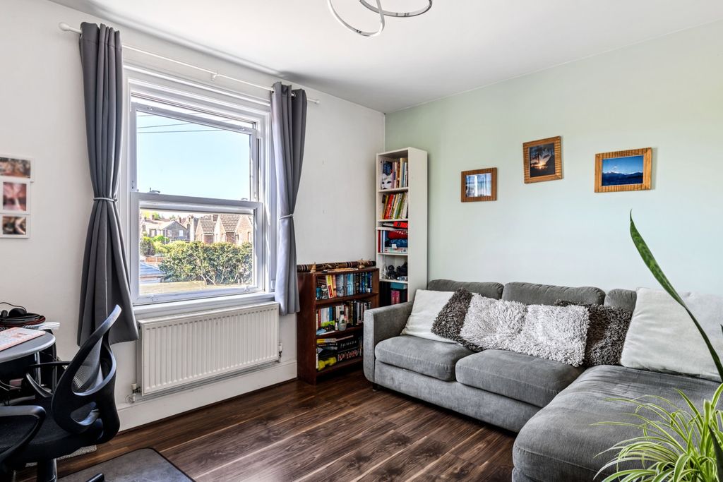 Property photo 2 of 7