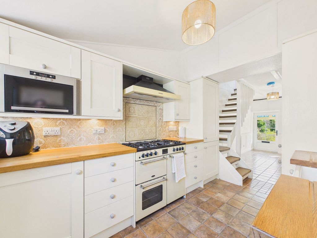 Property photo 2 of 15 Kitchen