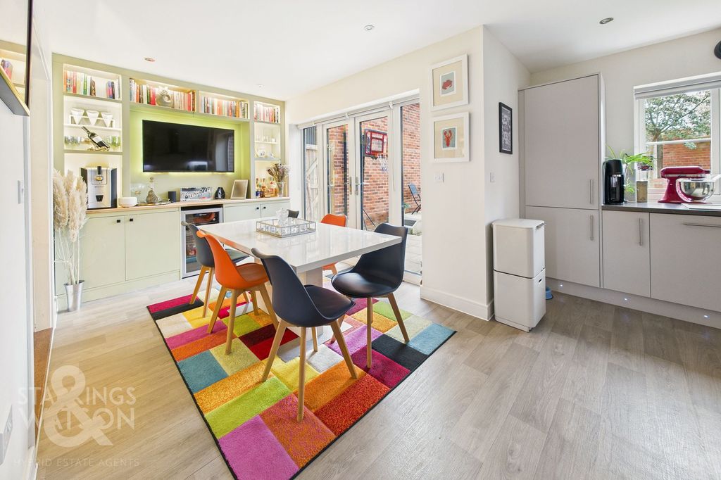 Property photo 3 of 23