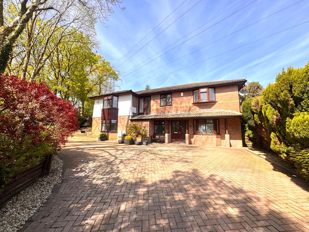 Property photo 2 of 33