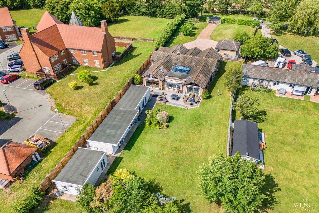 Property photo 1 of 42 4270701