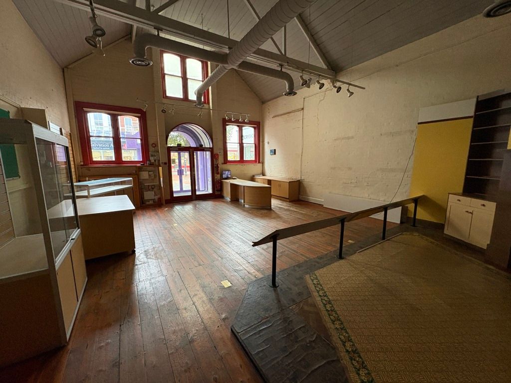 Property photo 3 of 8 Photo 7