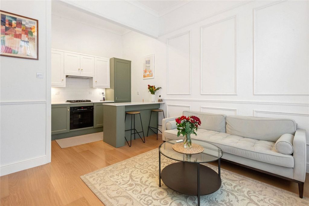 Property photo 1 of 12 Kitchen/Reception
