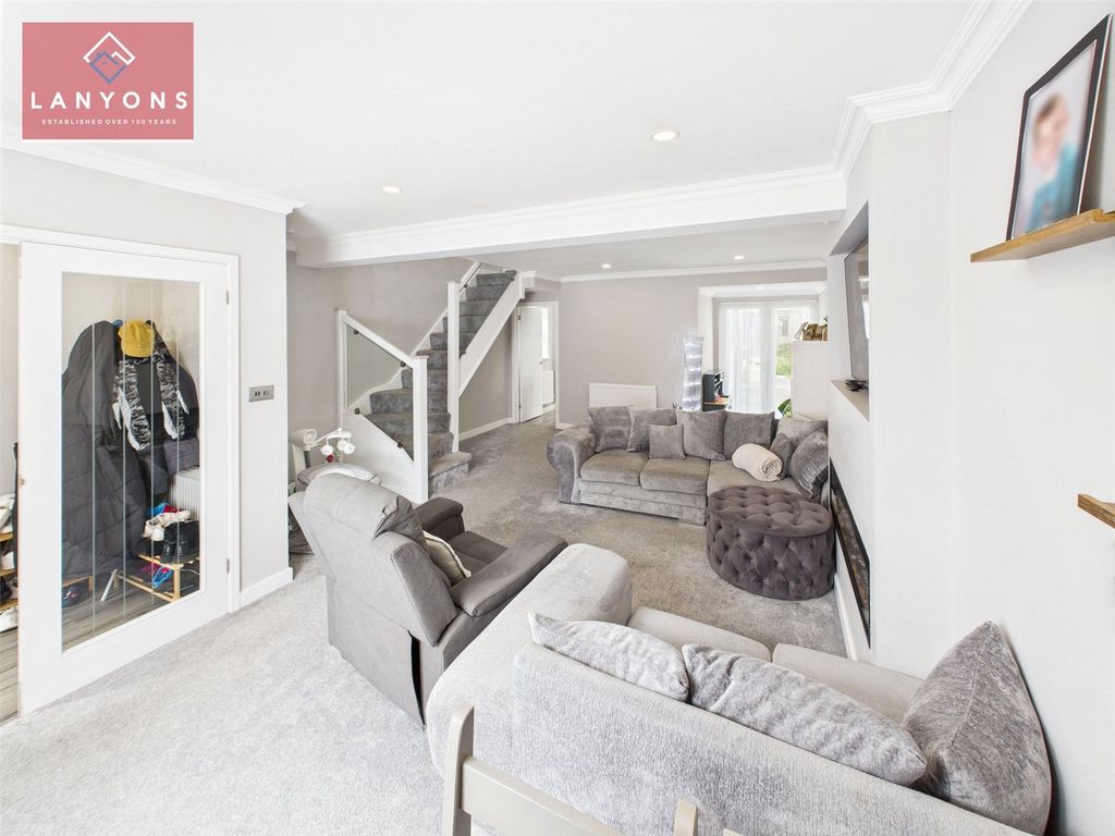 Property photo 3 of 20 Picture No. 06