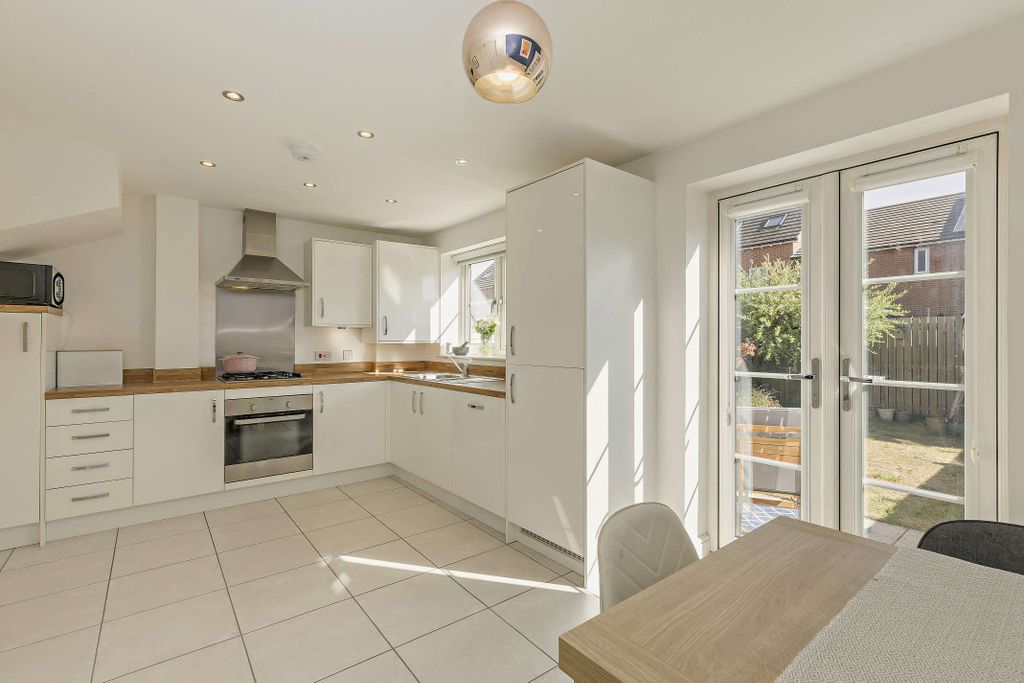 Property photo 2 of 12 Kitchen
