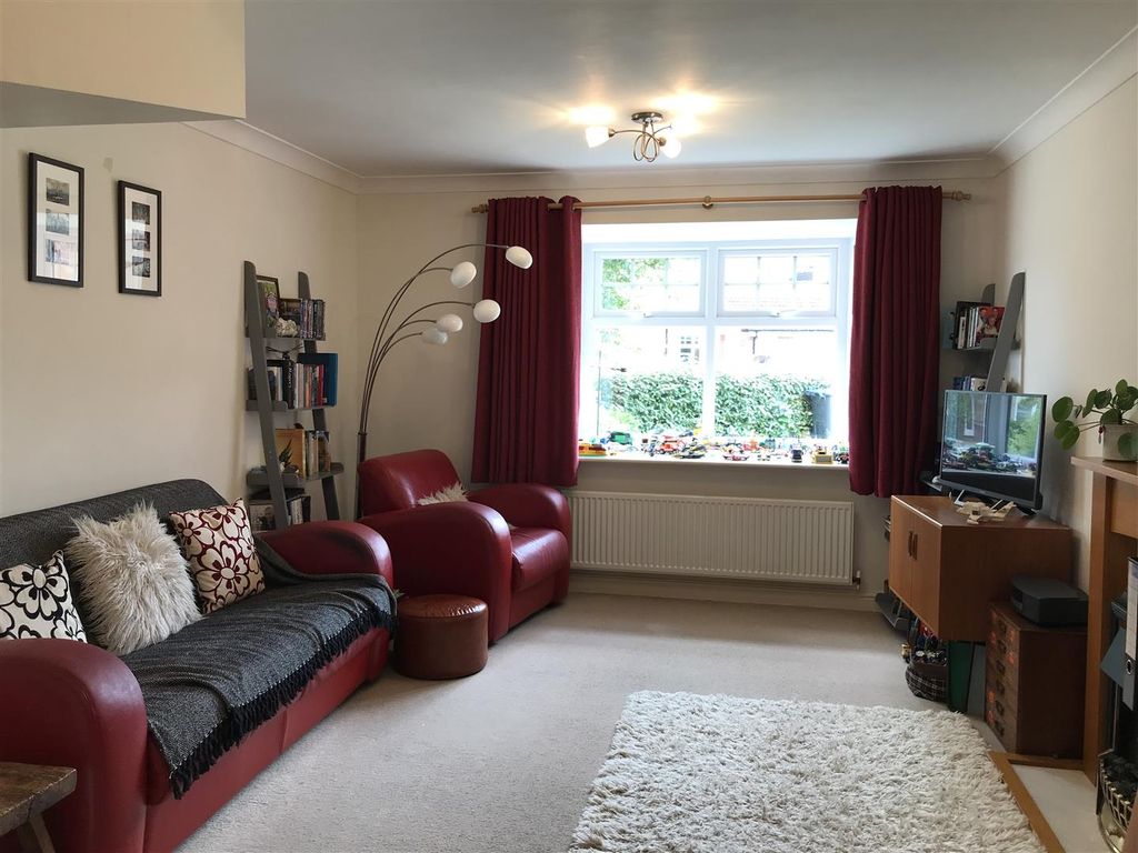 Property photo 2 of 9