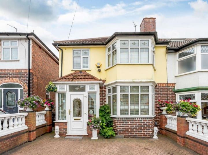 Property photo 2 of 31