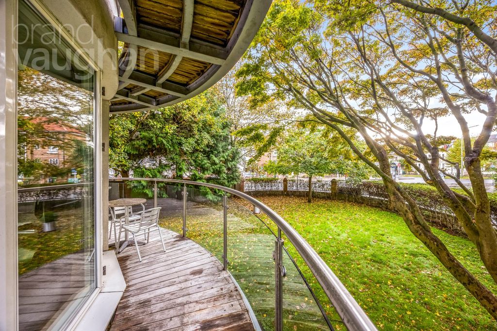 Property photo 3 of 33 Picture No. 04