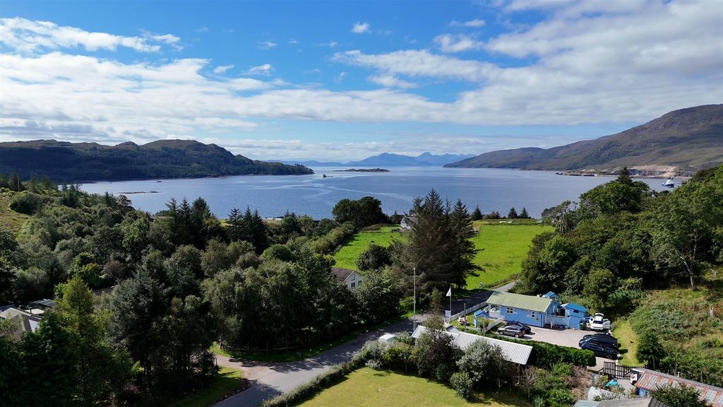 Property photo 2 of 14 Photo 1