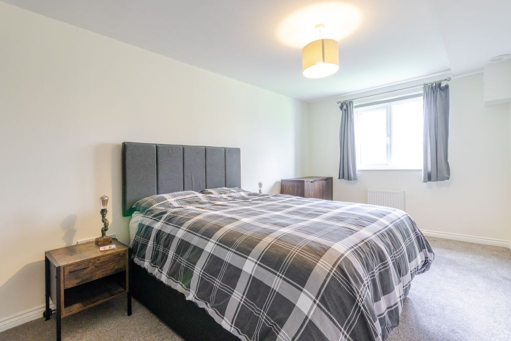 Property photo 3 of 25 Bedroom 1