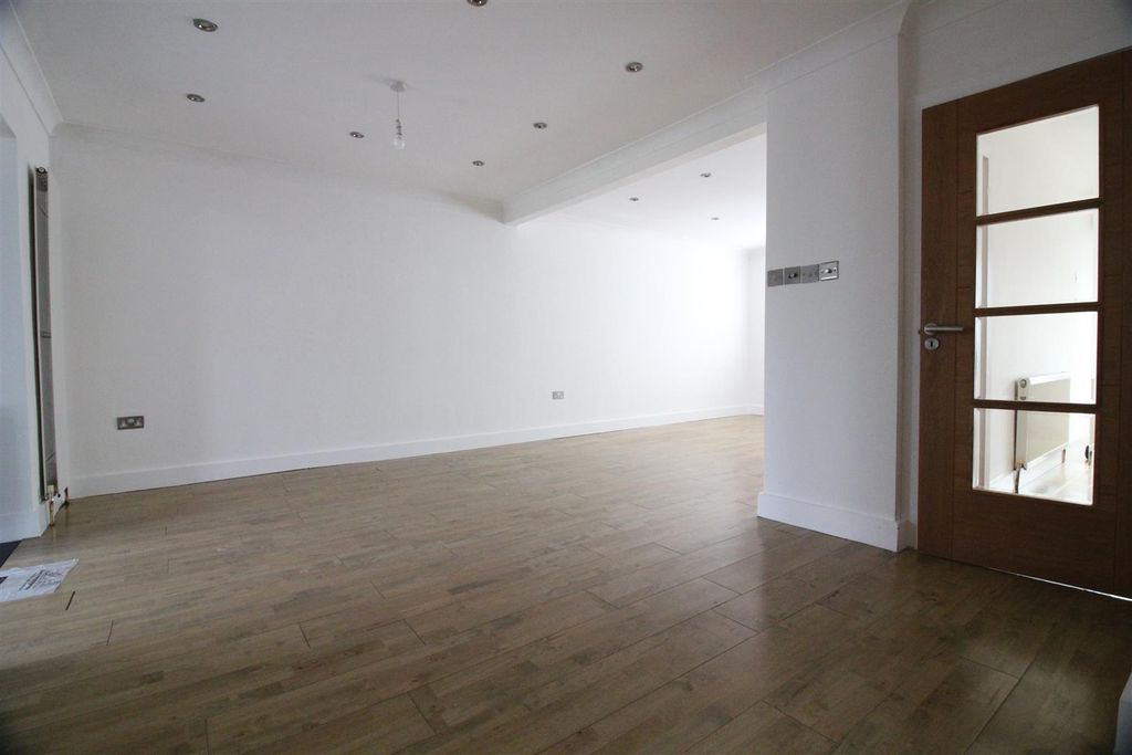 Property photo 2 of 15 9E2A2038-0D1F-4Ef8-8191-1654345E79F0.Jpeg