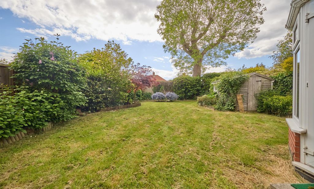 Property photo 3 of 21 Outside