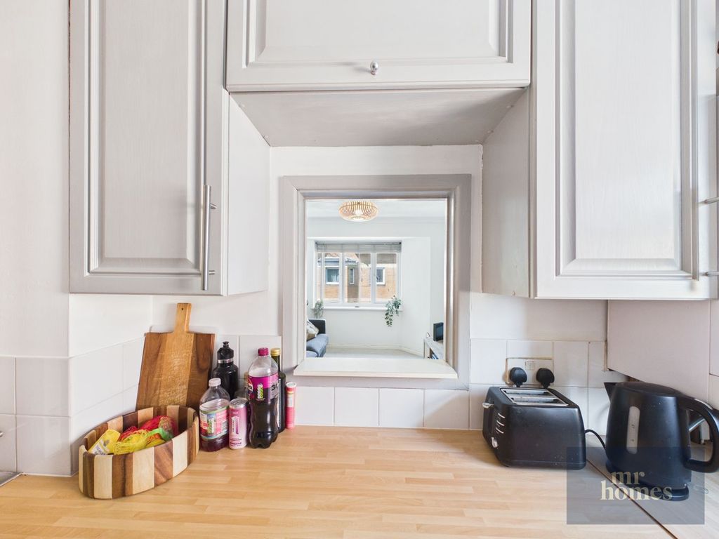 2 bed flat for saleRomilly Road, Canton, Cardiff CF5 photo 4