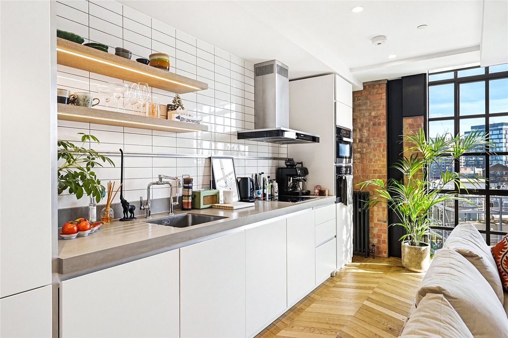 Property photo 2 of 14 Picture No. 11