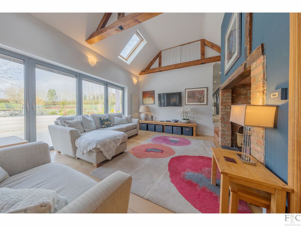 Property photo 2 of 38