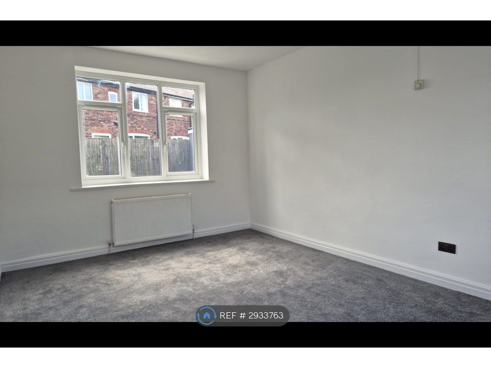 Property photo 2 of 19 Living Room