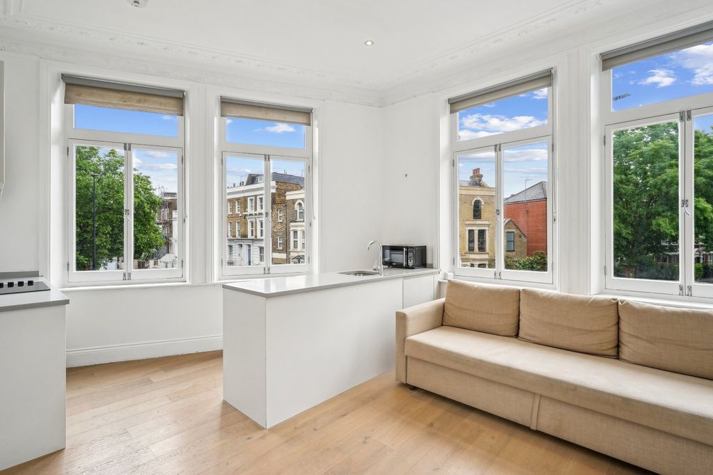 Property photo 1 of 8 Reception Room