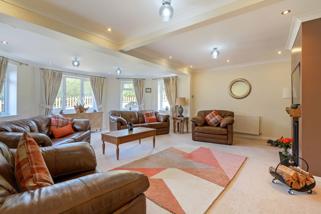 Property photo 2 of 43