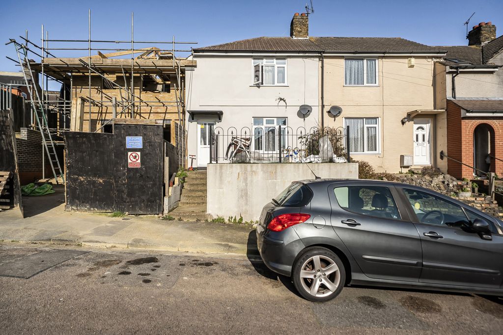 Property photo 1 of 11 1422301-13-69A960...