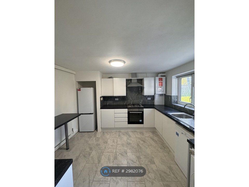 Property photo 1 of 15 Kitchen