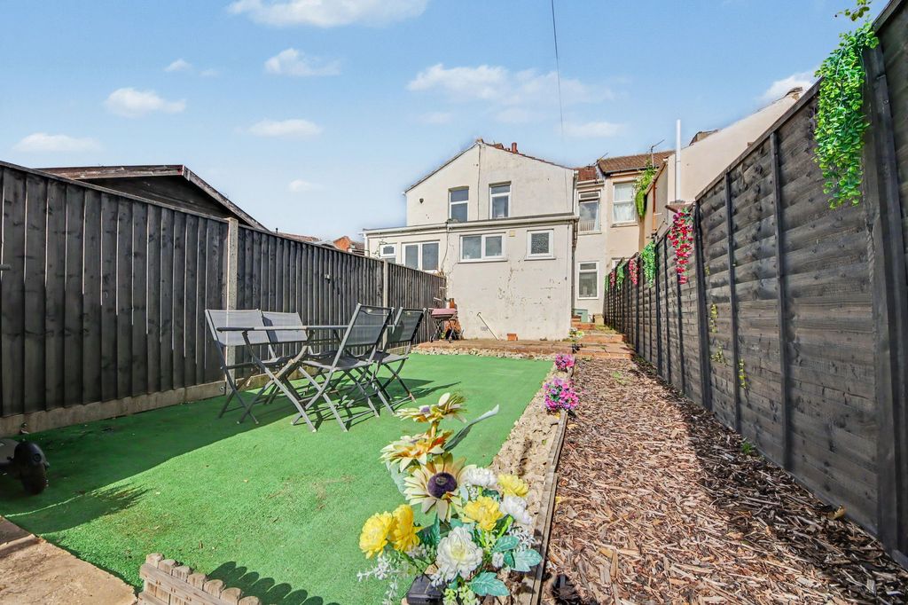 Property photo 3 of 13
