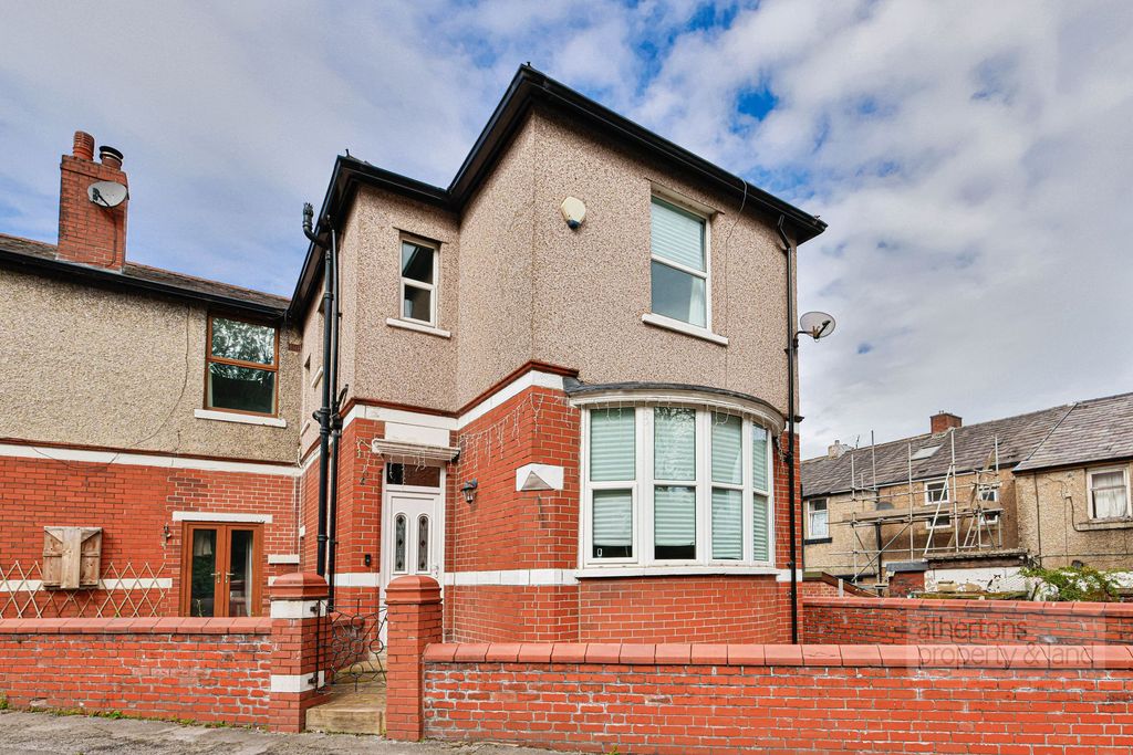 Property photo 1 of 25