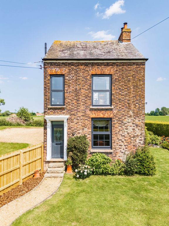 Property photo 1 of 35