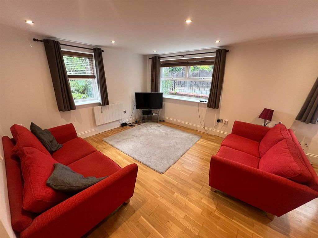 Property photo 2 of 15