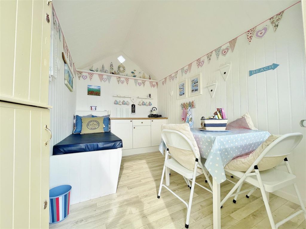 Property photo 3 of 11 Beach Hut