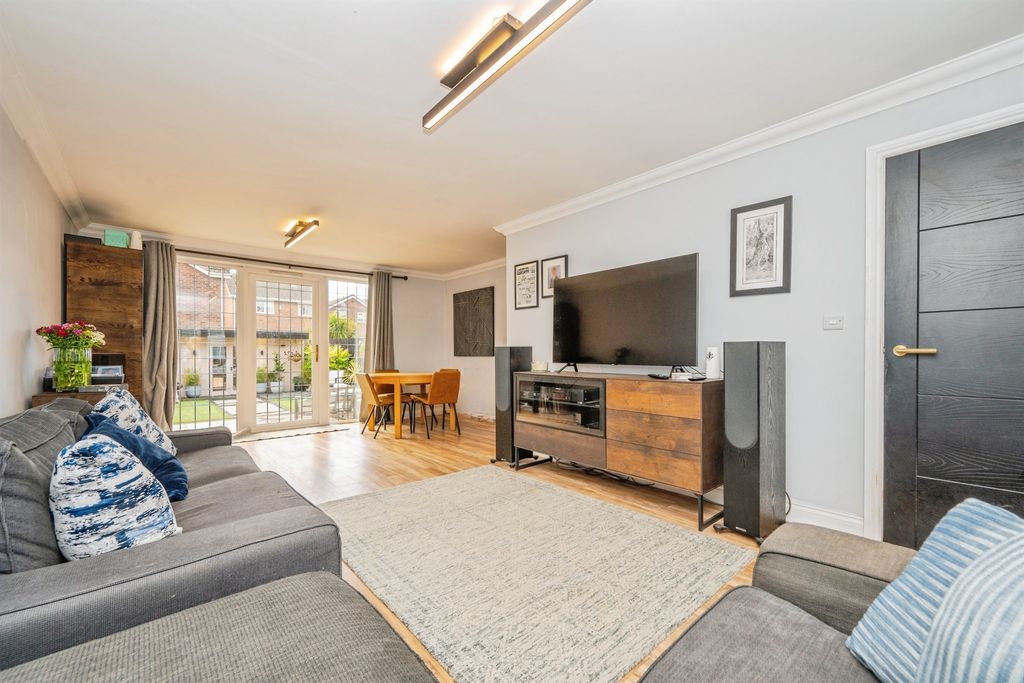 Property photo 2 of 19