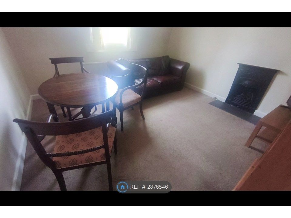 Property photo 2 of 10 Sitting-Room