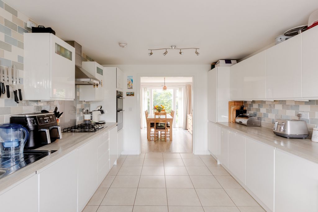 Property photo 3 of 32 3