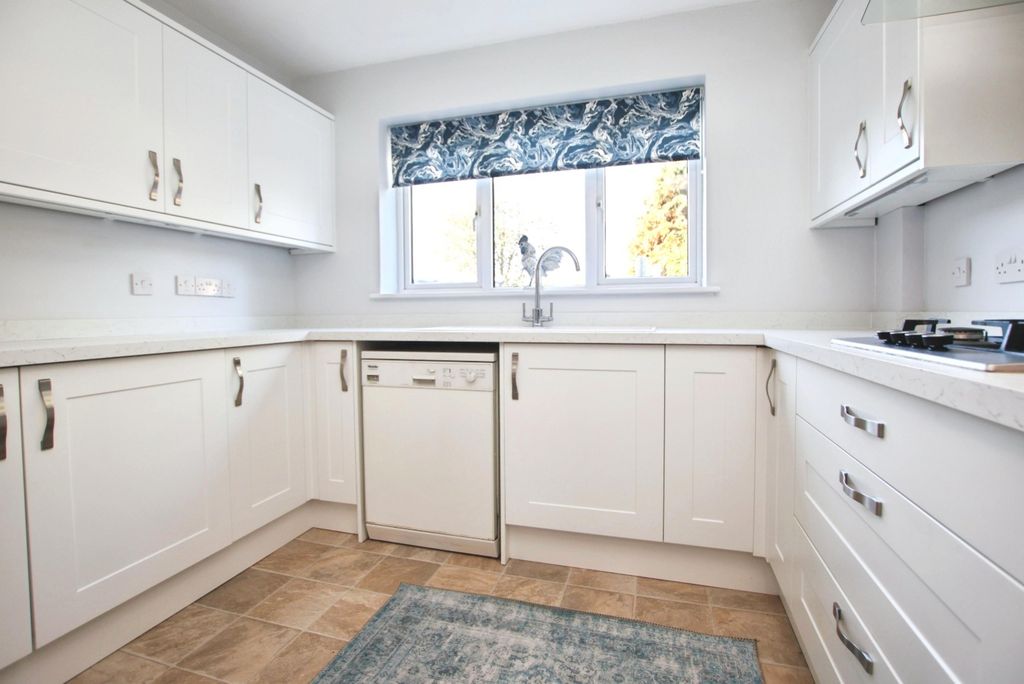 Property photo 2 of 20 5893452