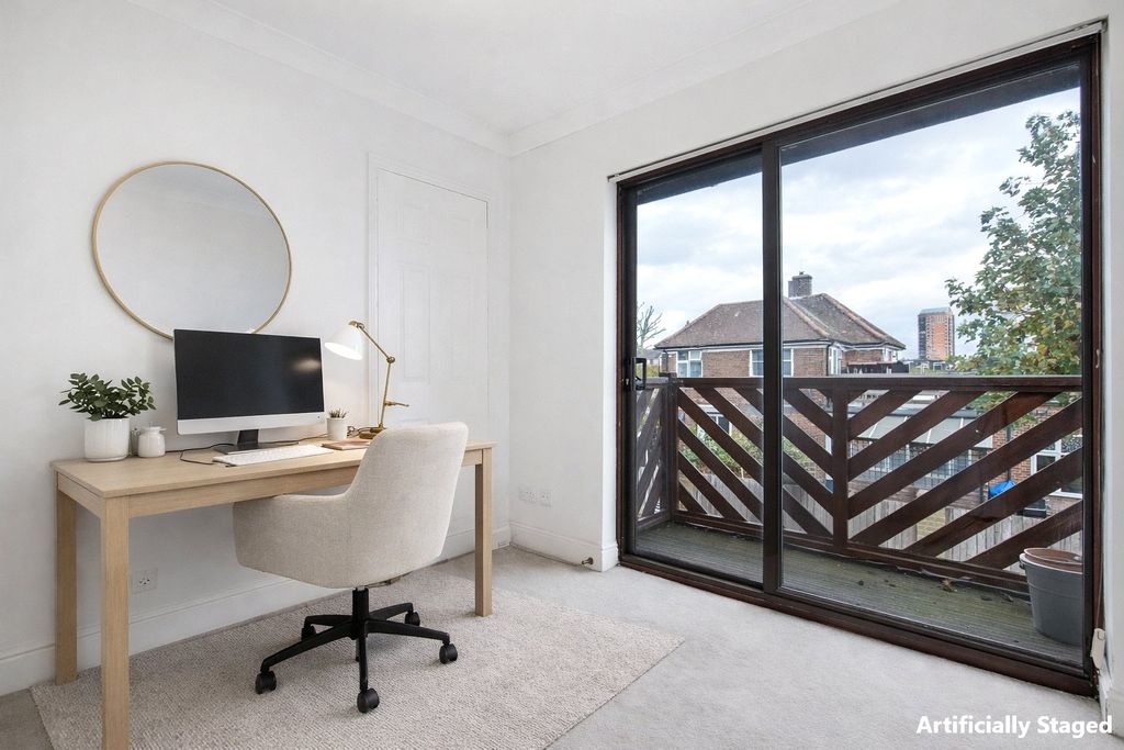 Property photo 3 of 16 Picture No. 24