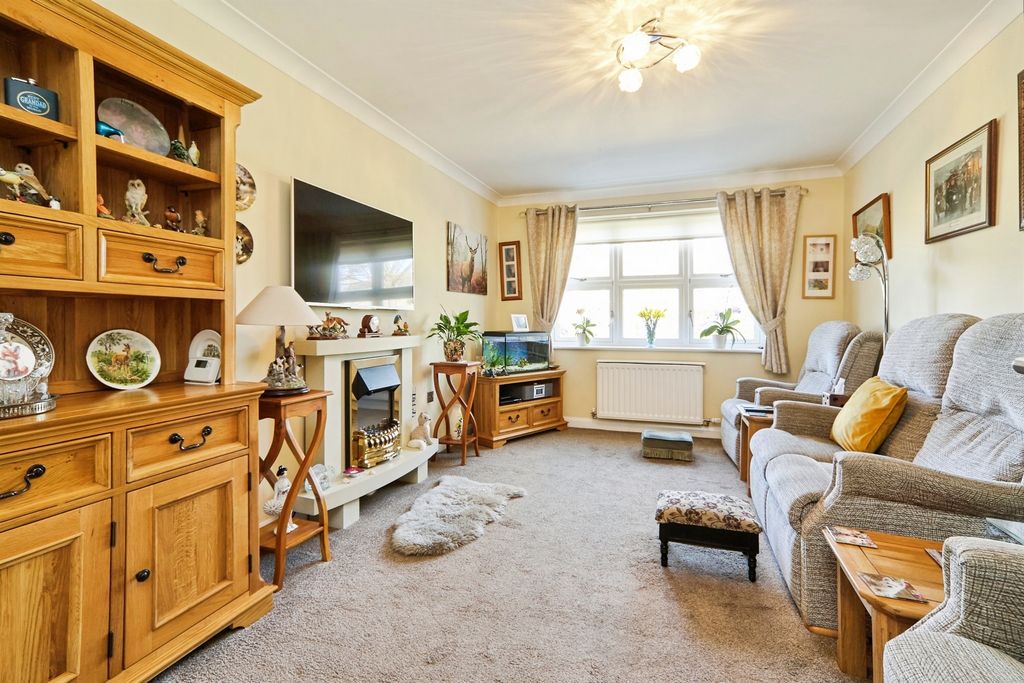 Property photo 3 of 16