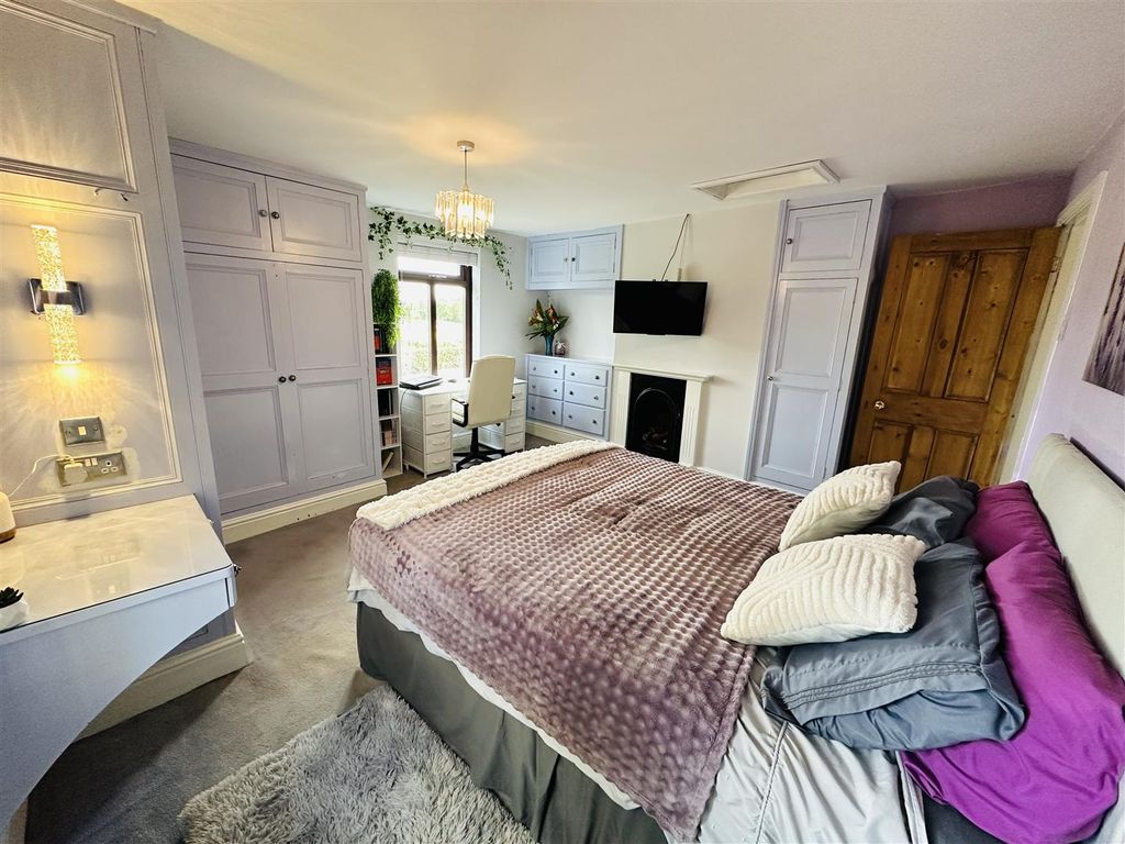 Property photo 3 of 18 Bedroom One