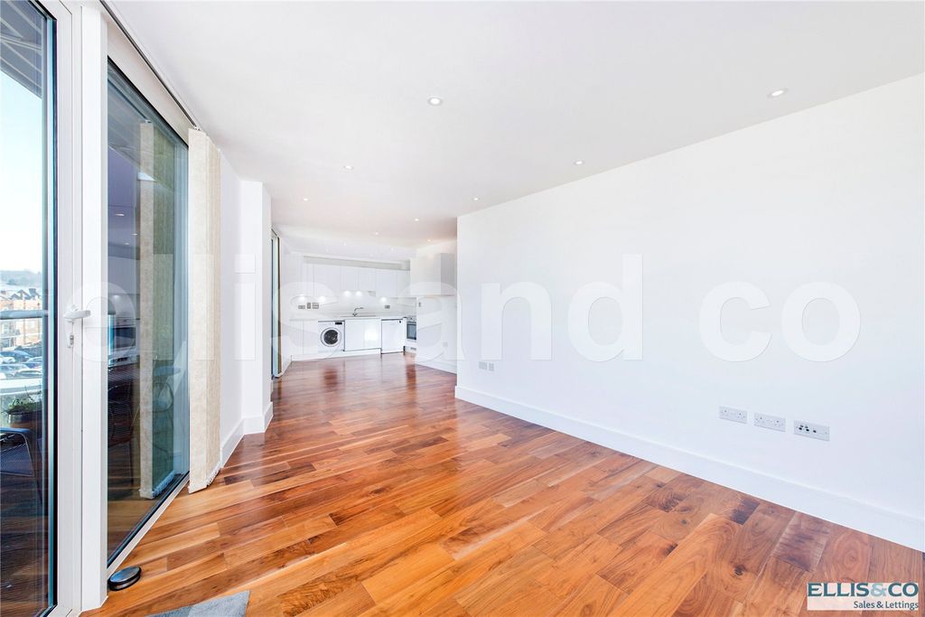 Property photo 3 of 21 Picture No. 06