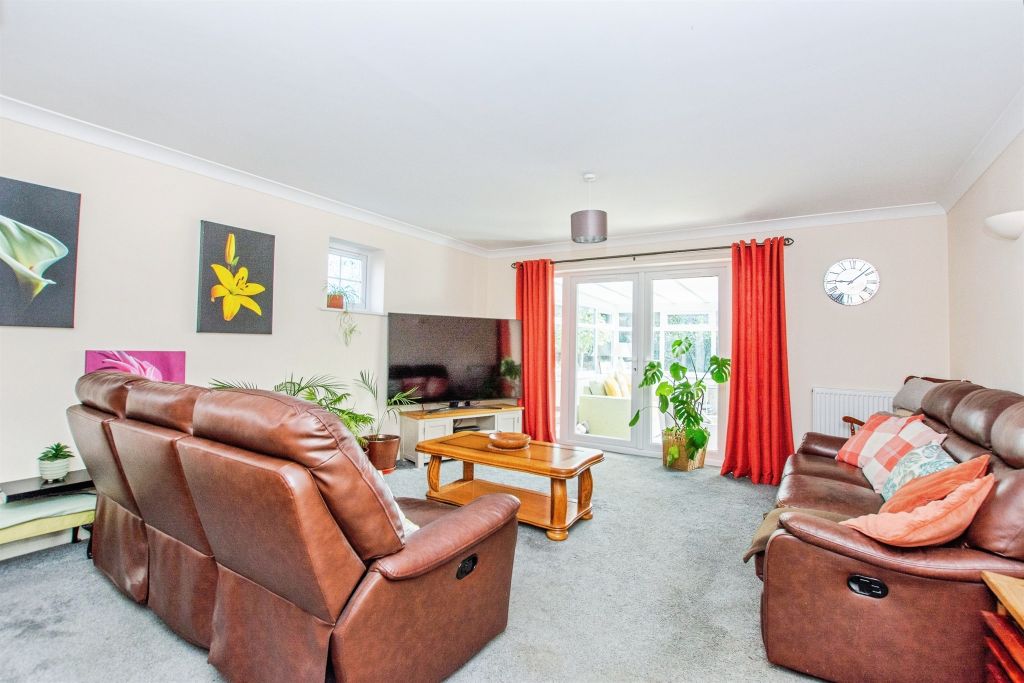 Property photo 2 of 19