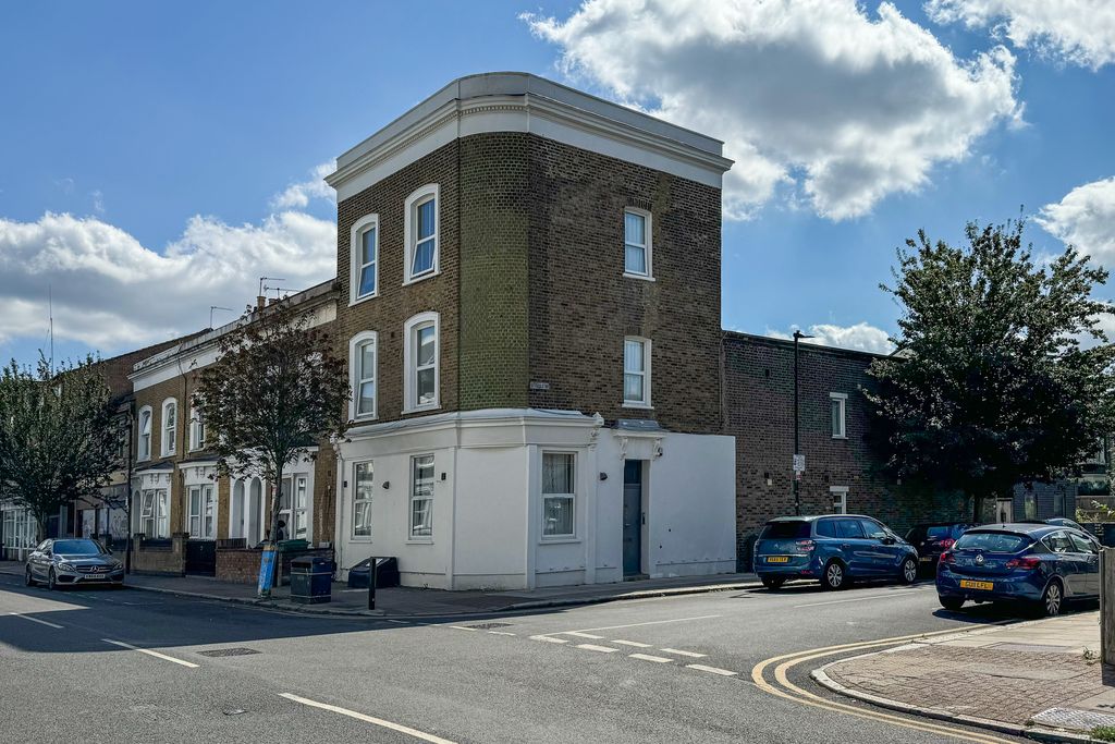Property photo 1 of 7 External