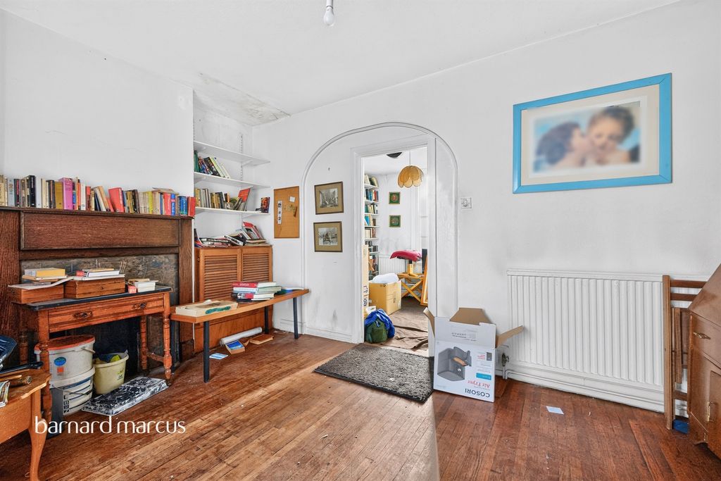 Property photo 2 of 12
