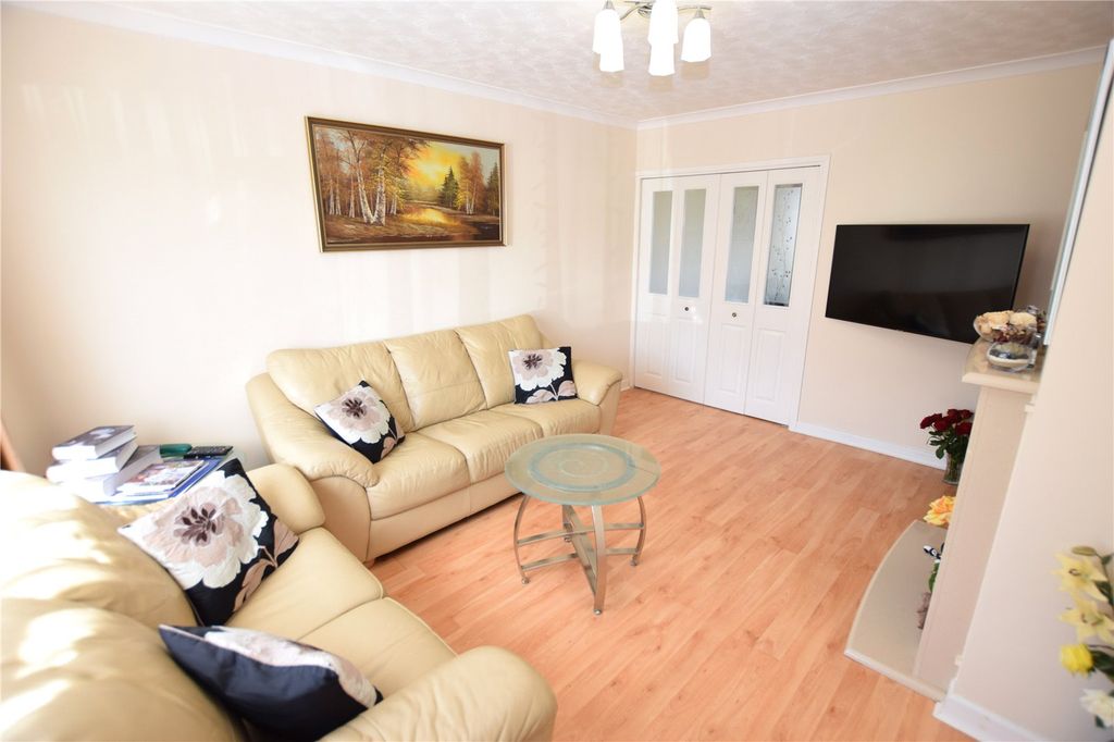 Property photo 3 of 15 Picture No. 05
