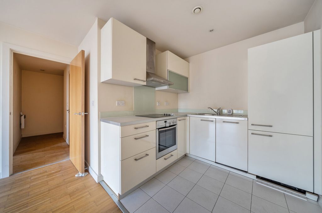 Property photo 3 of 15 1405460-6-697A1E8...