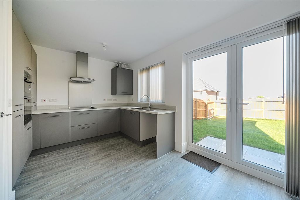 Property photo 3 of 9 6-682225d69Bbf0-1290205-Arw-6 .Jpg