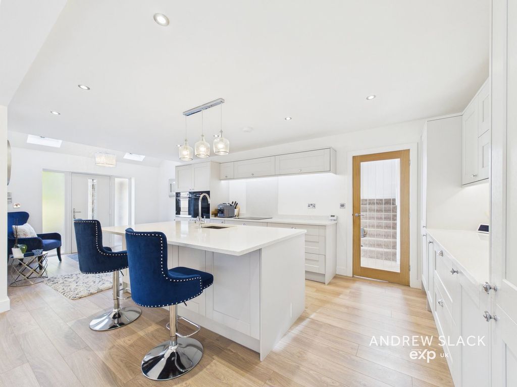 Property photo 2 of 41