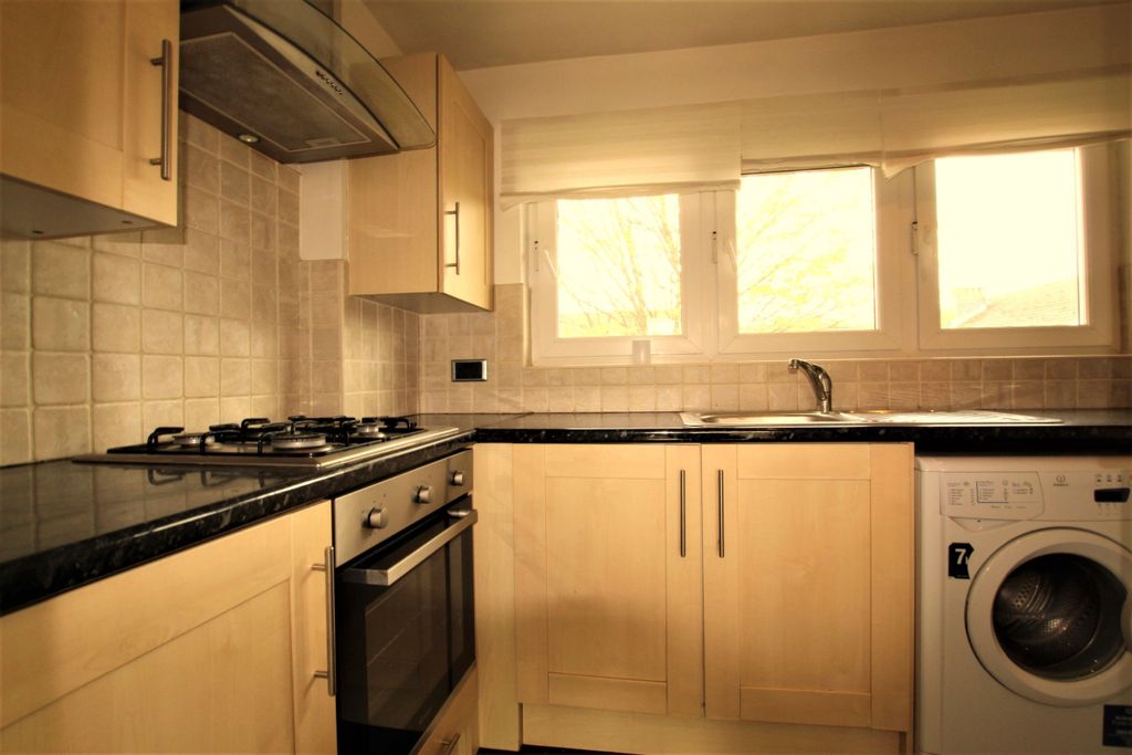 Property photo 2 of 25