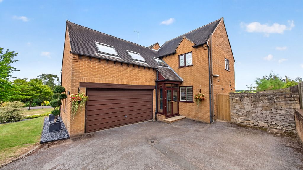 Property photo 1 of 35