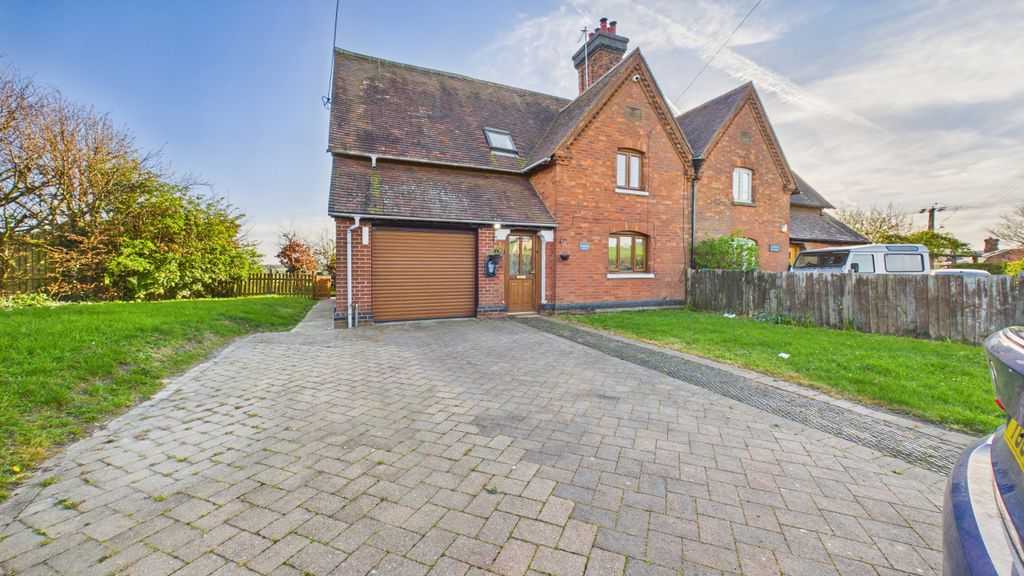 Property photo 2 of 23 Cam04968G0-Pr0114-Still020